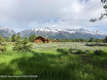 $6,975,000 | 10200 North West Meadow Road, Jackson, WY 83001