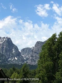 $6,975,000 | 10200 North West Meadow Road, Jackson, WY 83001