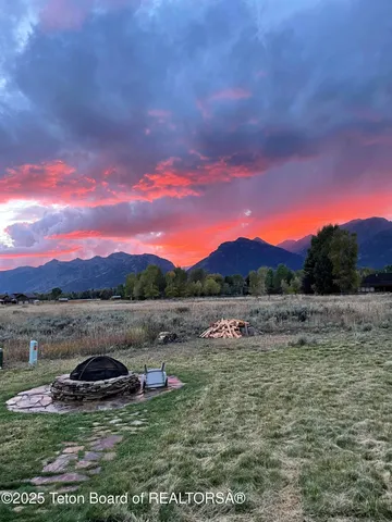 $6,975,000 | 10200 North West Meadow Road, Jackson, WY 83001