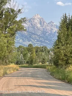 $6,975,000 | 10200 North West Meadow Road, Jackson, WY 83001