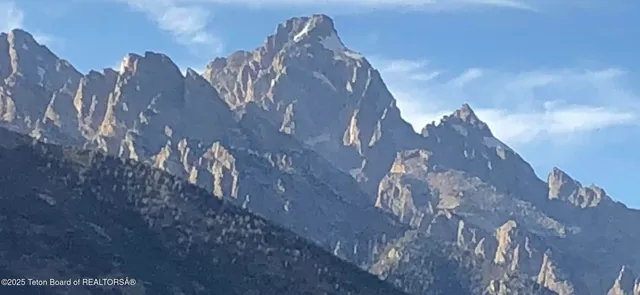 $6,975,000 | 10200 North West Meadow Road, Jackson, WY 83001