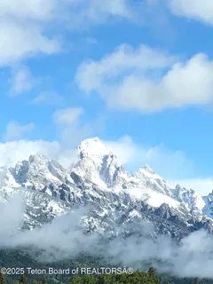 $6,975,000 | 10200 North West Meadow Road, Jackson, WY 83001