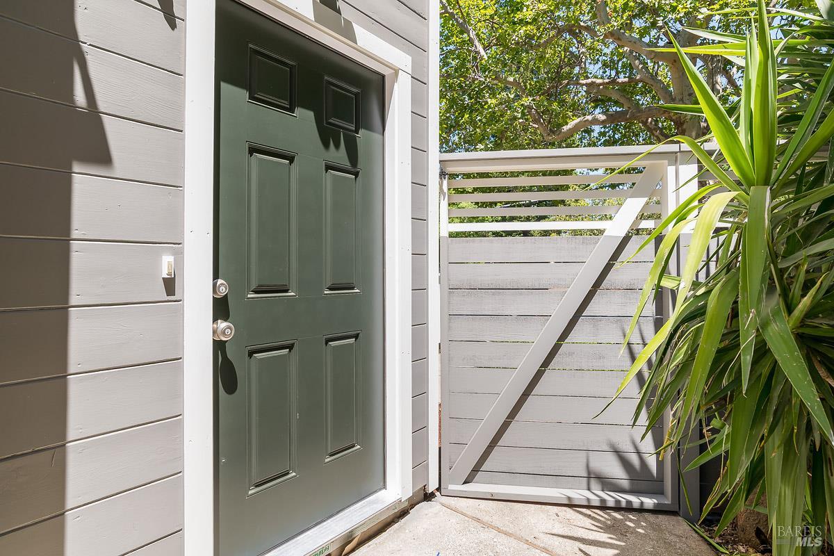 523 B Street San Rafael, CA 94901 - Photo 13 of 37 a view of a balcony