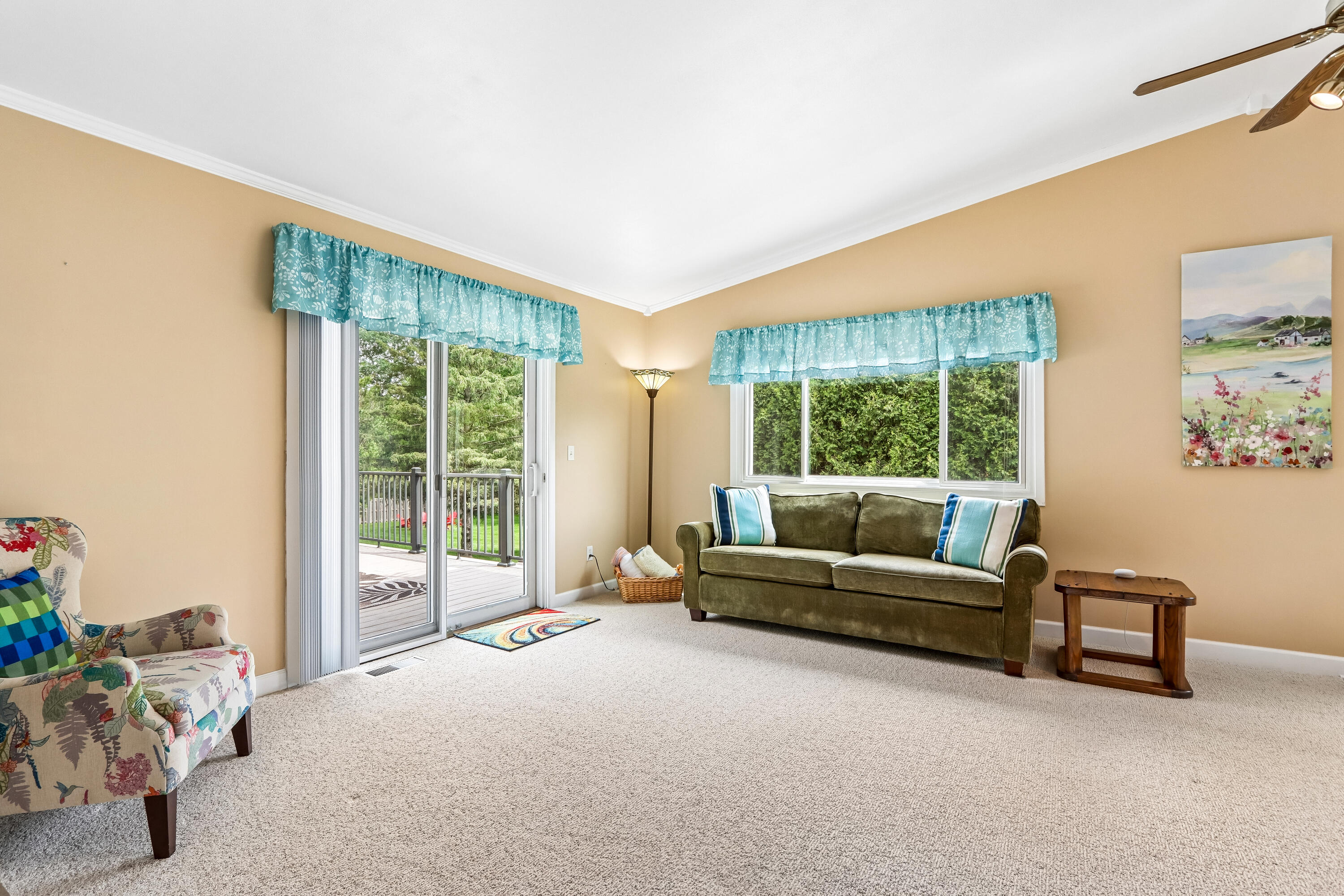804 Lochtyn Ridge Wales, WI 53183 - Photo 15 of 58 Family Room