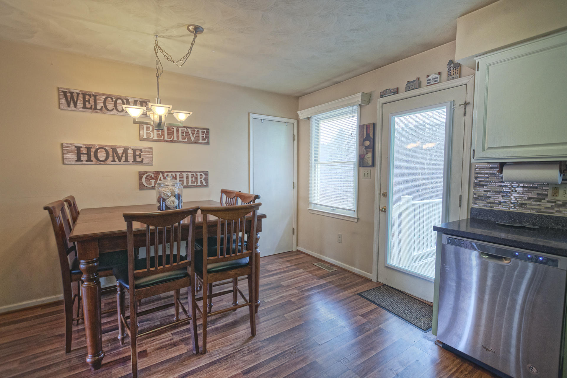 814 Ruddell Road Vinton, VA 24179 - Photo 7 of 24 Dining Area