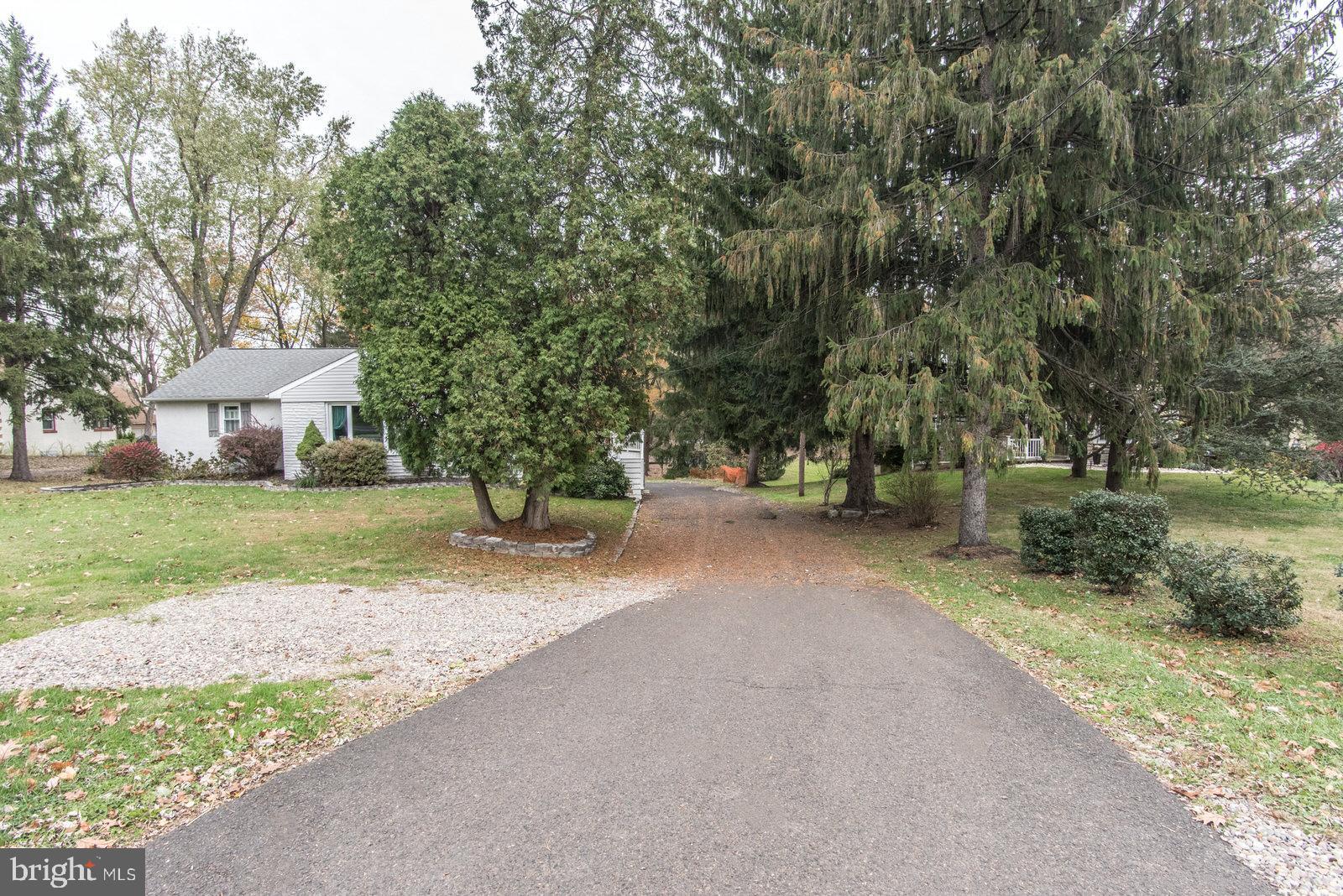 1145 County Line Road Huntingdon Valley, PA 19006 - Photo 11 of 53 Driveway to house
