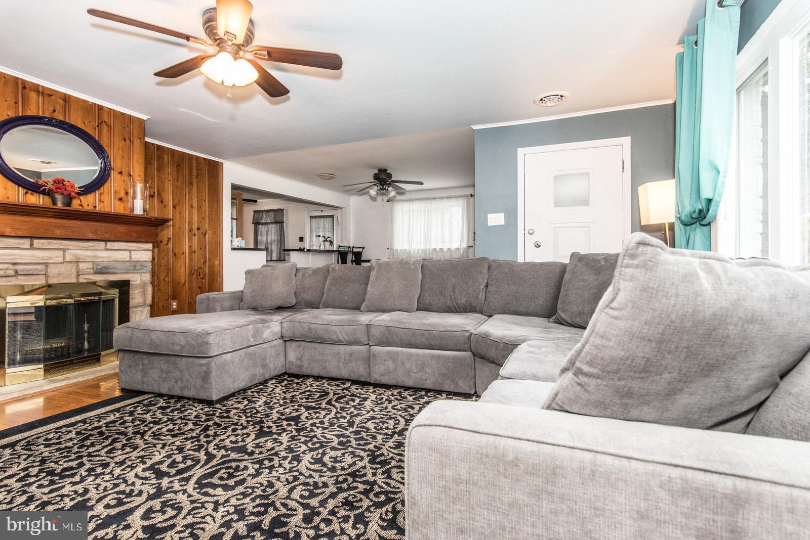 1145 County Line Road Huntingdon Valley, PA 19006 - Photo 14 of 53 Living Room