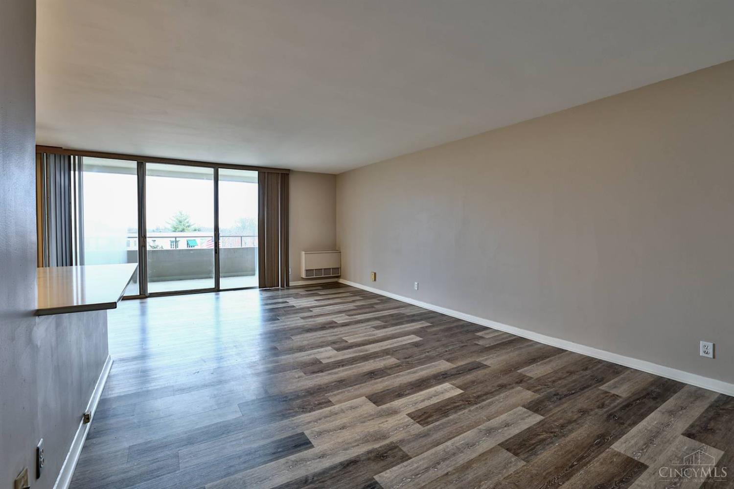 2324 Madison Road, Unit 506 Cincinnati, OH 45208 - Photo 4 of 28 Gallery Image 4