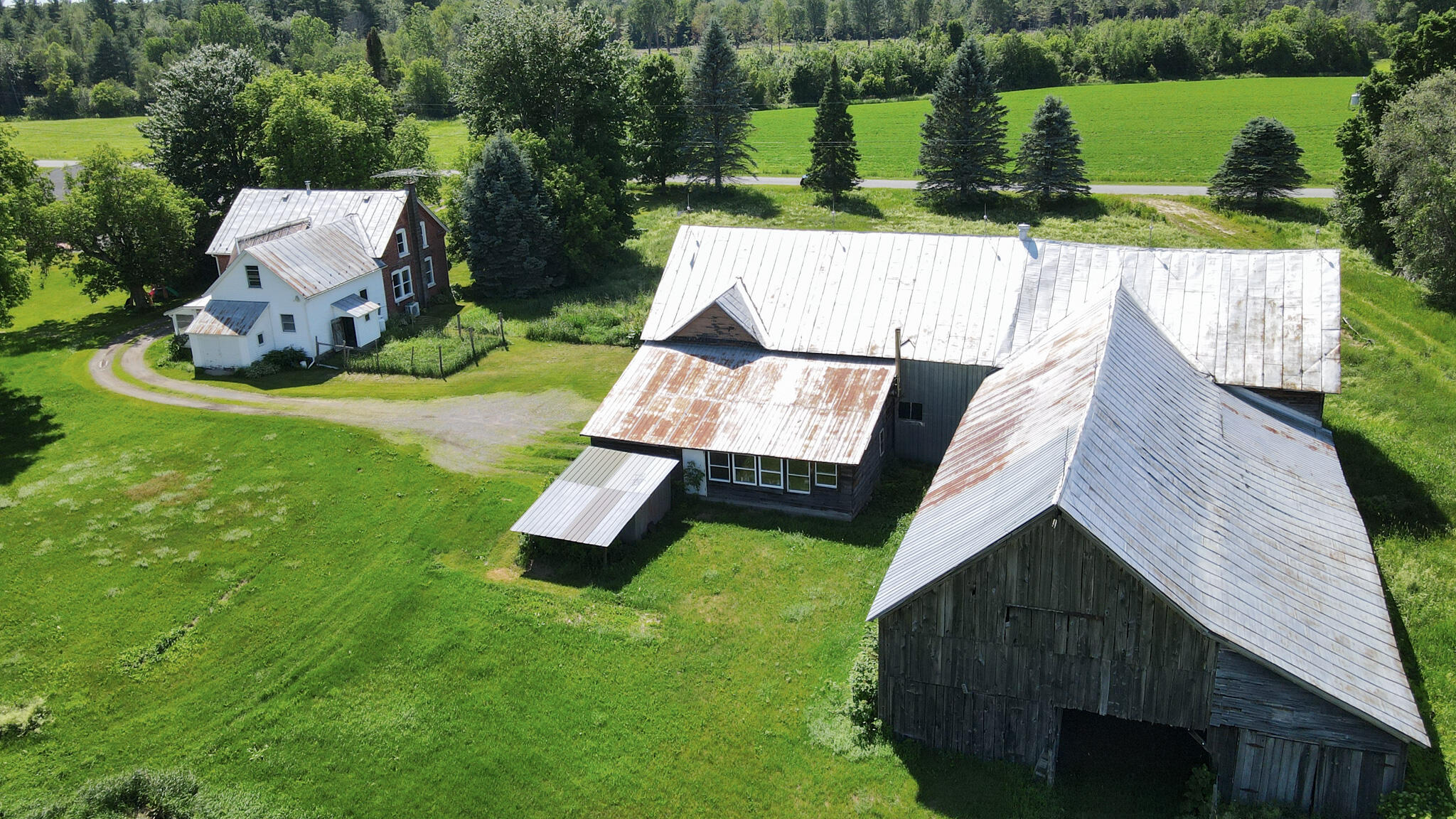 606 Lamberton Road Mooers Forks, NY 12959 - Photo 2 of 72