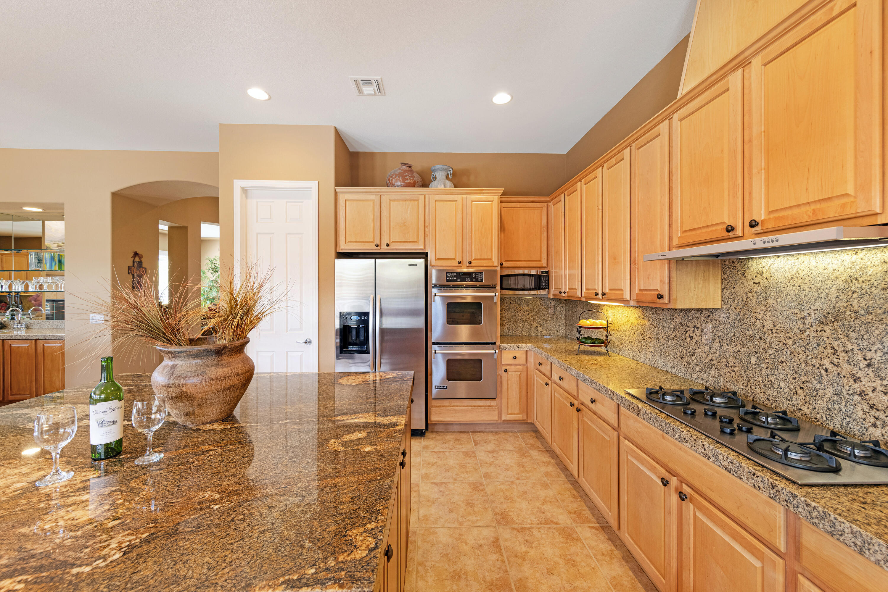 12 Bellisimo Court Rancho Mirage, CA 92270 - Photo 4 of 55 16