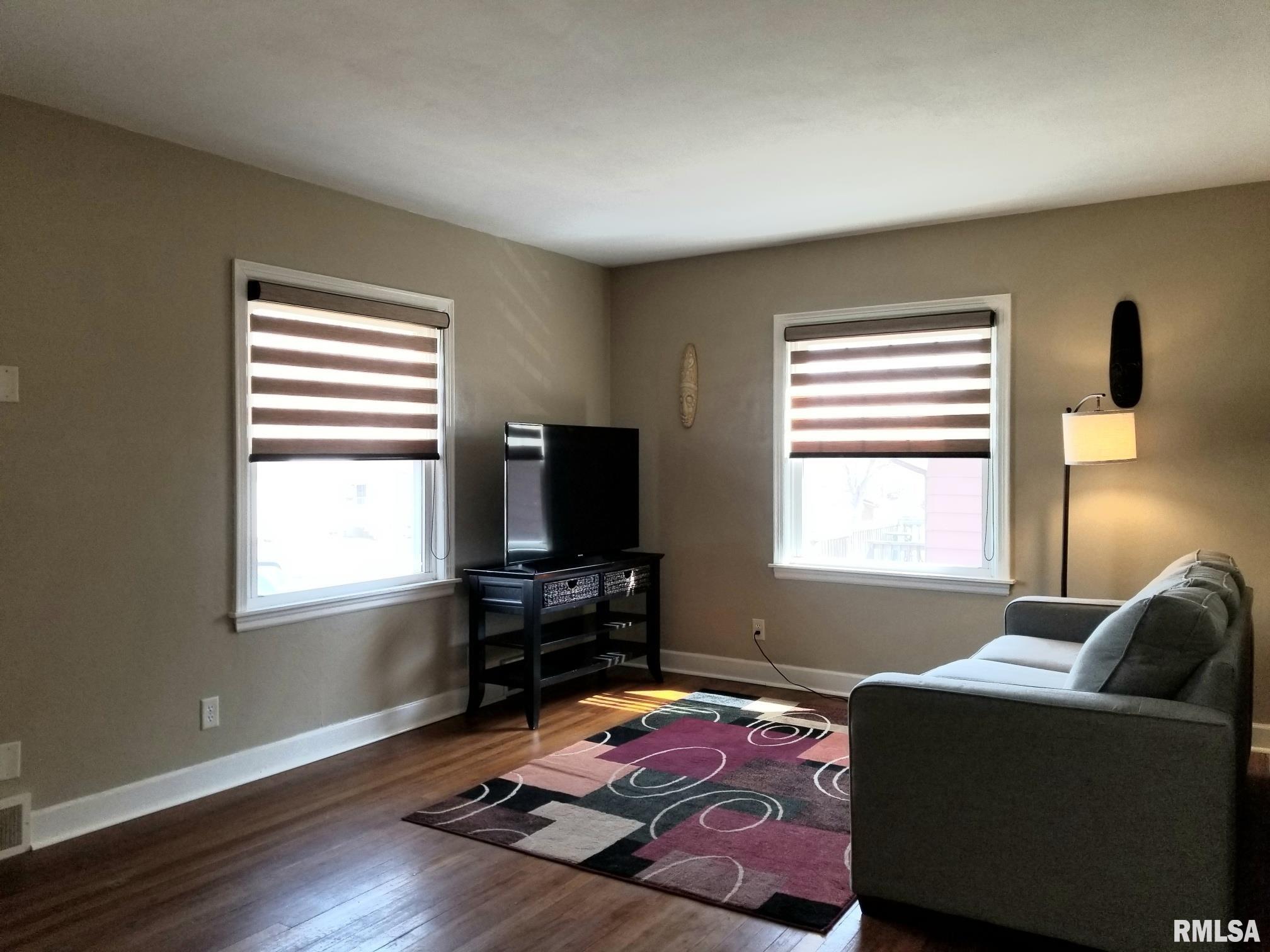 112 Middle Road Muscatine, IA 52761 - Photo 2 of 22 Gallery Image 2