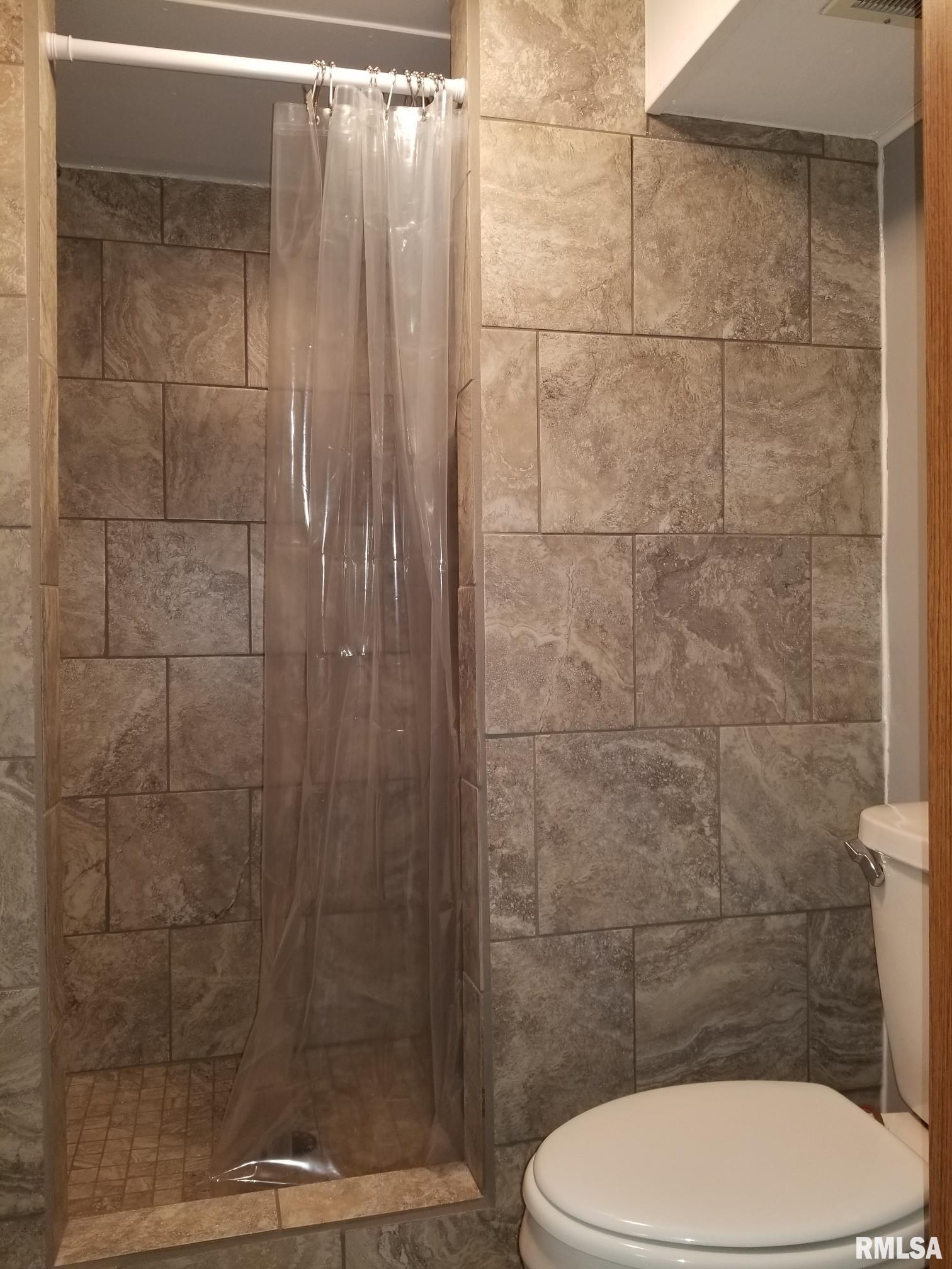 112 Middle Road Muscatine, IA 52761 - Photo 22 of 22 Gallery Image 22