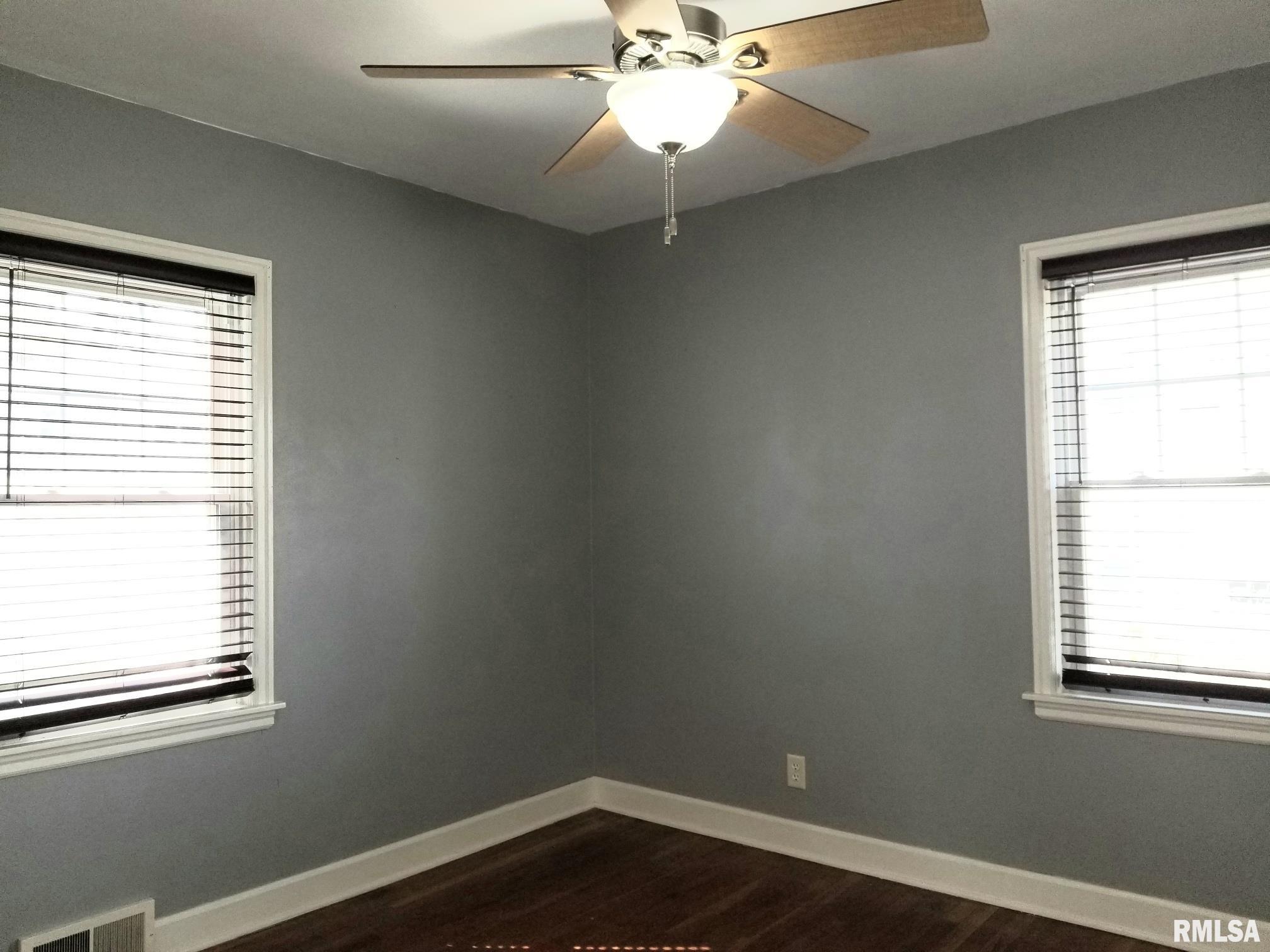 112 Middle Road Muscatine, IA 52761 - Photo 4 of 22 Gallery Image 4