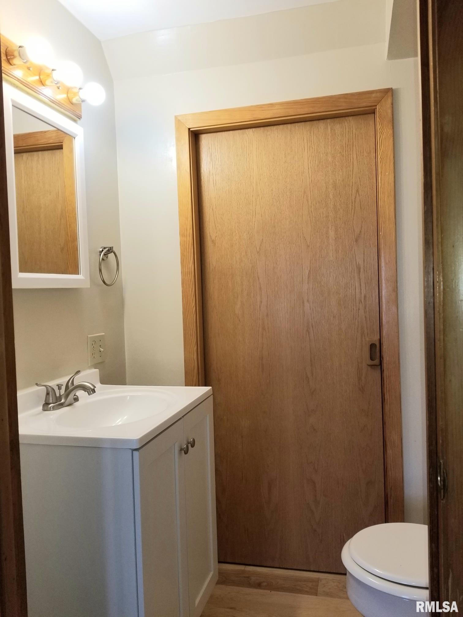 112 Middle Road Muscatine, IA 52761 - Photo 6 of 22 Gallery Image 6
