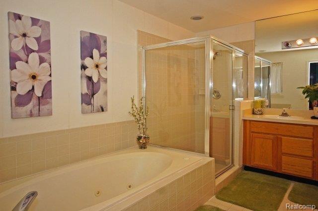 1795 Dunston Road Canton, MI 48188 - Photo 14 of 25 Master Bath