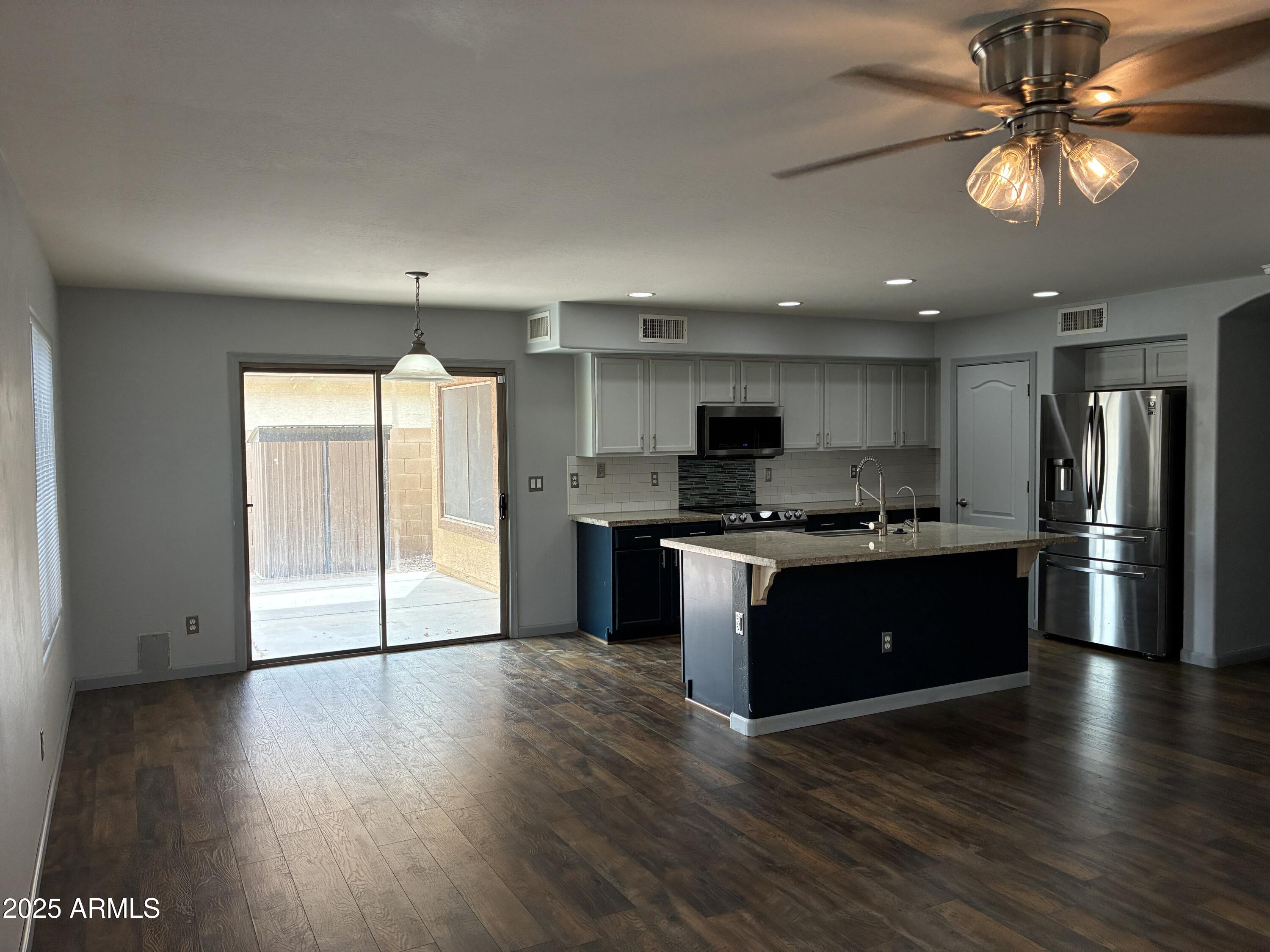 25550 West Pioneer Street Buckeye, AZ 85326 - Photo 7 of 40 IMG_7778