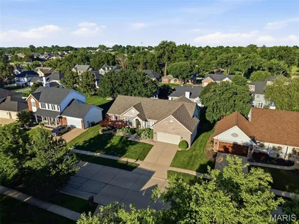 $575,000 | 6632 Towne Woods Drive, St. Louis, MO 63129
