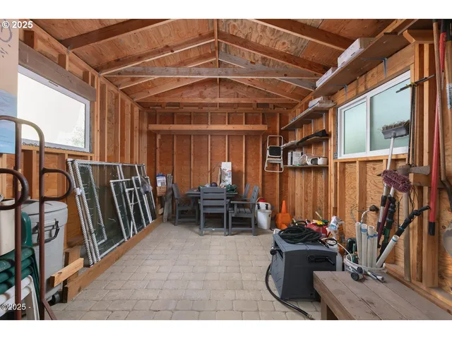 $999,900 | 3301 Northwest Hidden Lake Drive, Waldport, OR 97394