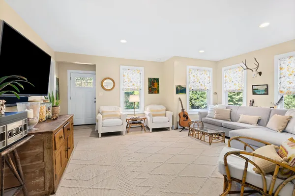 $45,000 | 26 Willow Street, Southampton, NY 11968