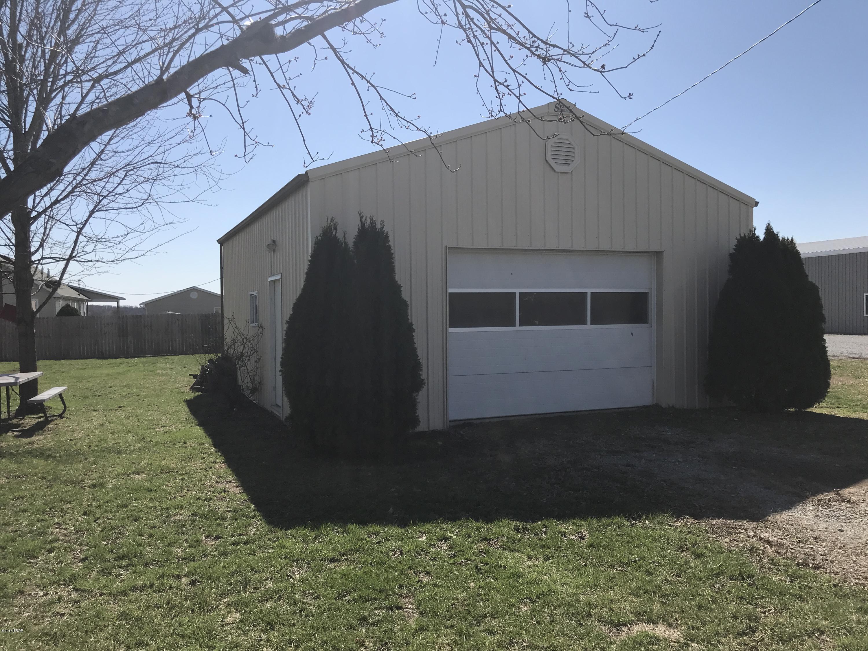 10 Foxfire Lane Raleigh, IL 62977 - Photo 8 of 35 Gallery Image 8