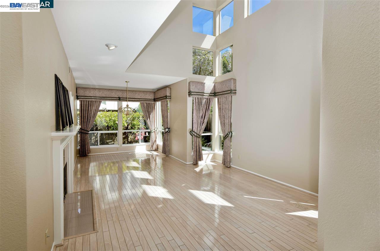 331 Jade Court San Ramon, CA 94582 - Photo 3 of 11 Gallery Image 3