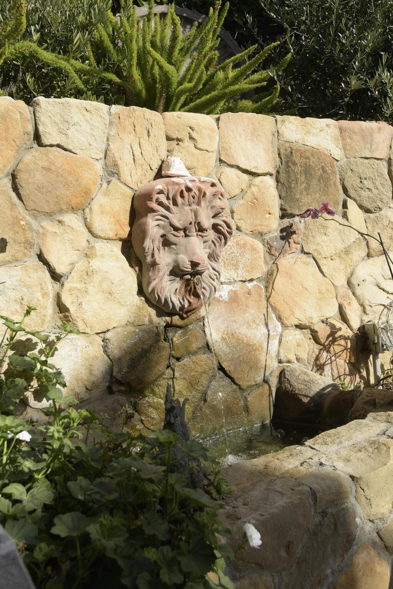 1318 Alta Vista Road Santa Barbara, CA 93103 - Photo 17 of 44 a white bath tub sitting in a backyard