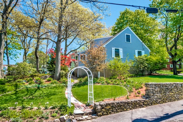 17 Tamarac Road Newton, MA 02464 - Photo 2 of 29 a front view of a house with garden