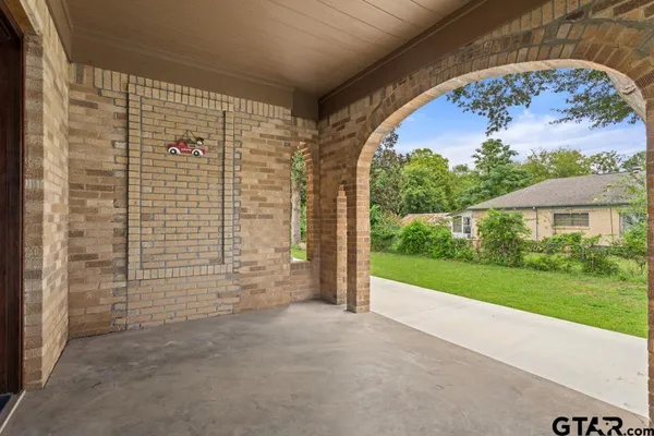 $269,900 | 1704 East Houston Street, Tyler, TX 75702