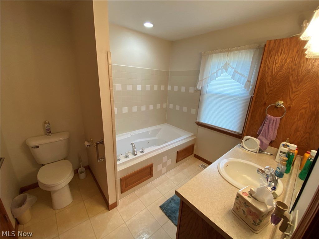 2485 Baker Road New Philadelphia, OH 44663 - Photo 18 of 28 Gallery Image 18