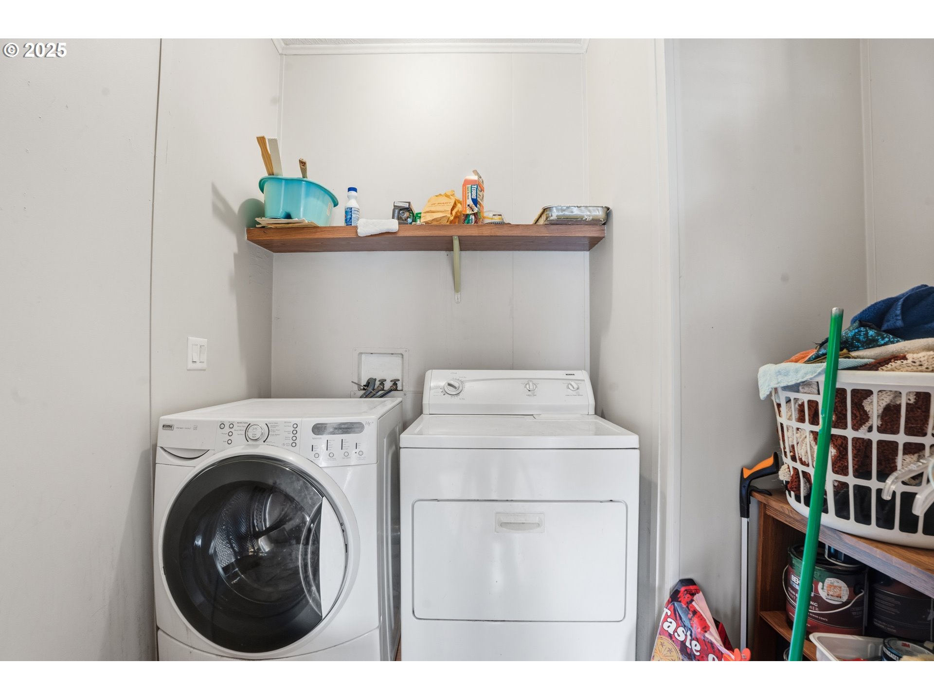 1949 Southeast Palmquist Road, Unit 32 Gresham, OR 97080 - Photo 21 of 31 a utility room with dryer and washer