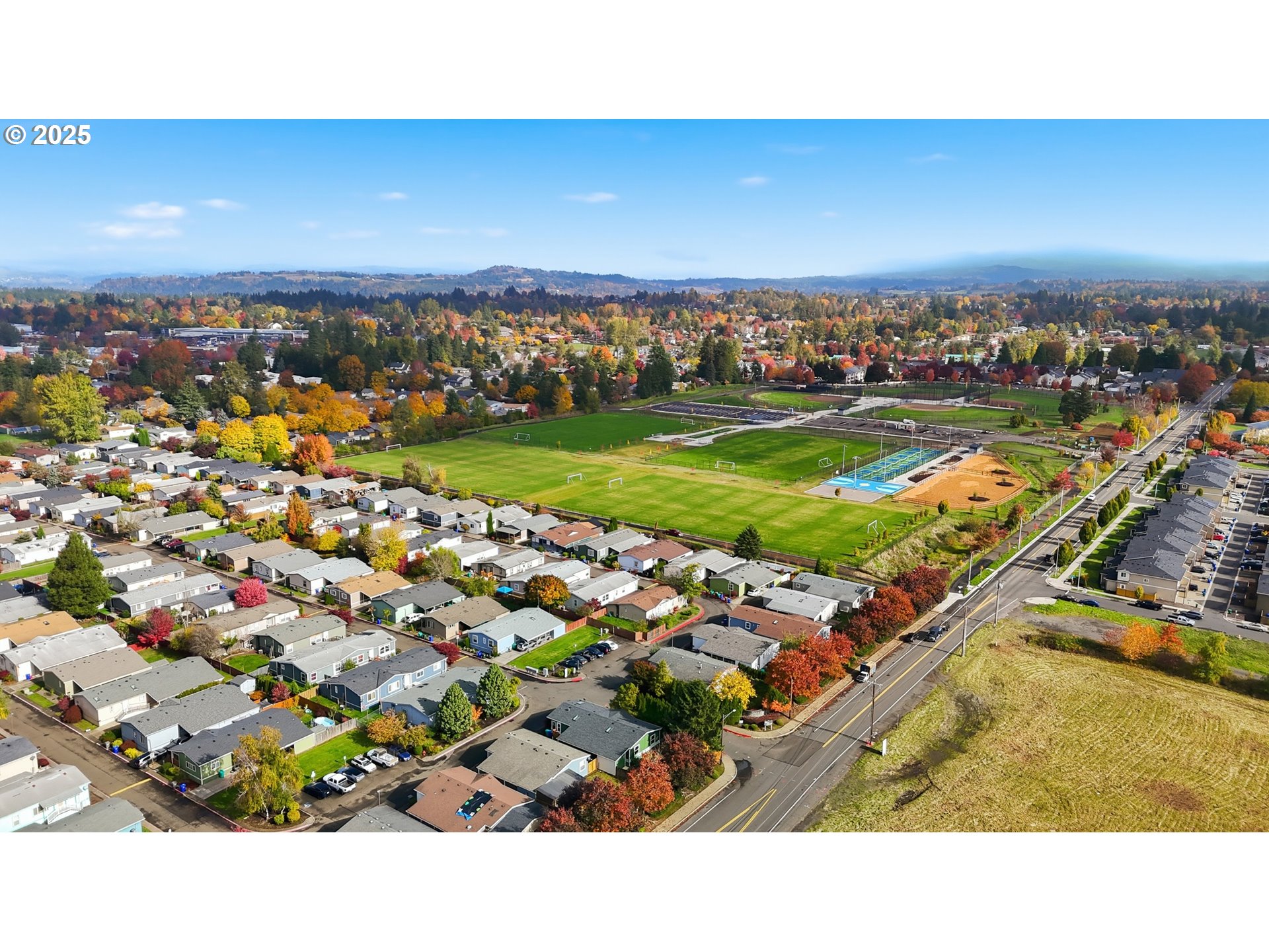 1949 Southeast Palmquist Road, Unit 32 Gresham, OR 97080 - Photo 27 of 31 a view of a city