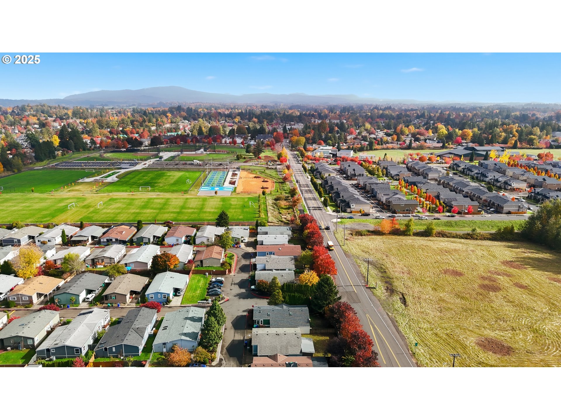 1949 Southeast Palmquist Road, Unit 32 Gresham, OR 97080 - Photo 28 of 31 a view of a city