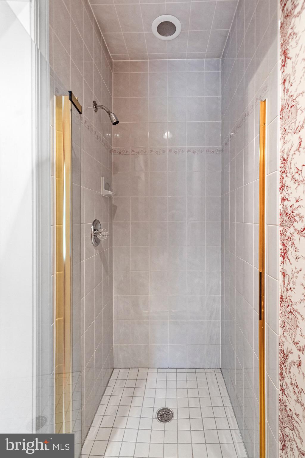 965 St Stephens Church Road Gambrills, MD 21054 - Photo 21 of 43 a bathroom with a shower