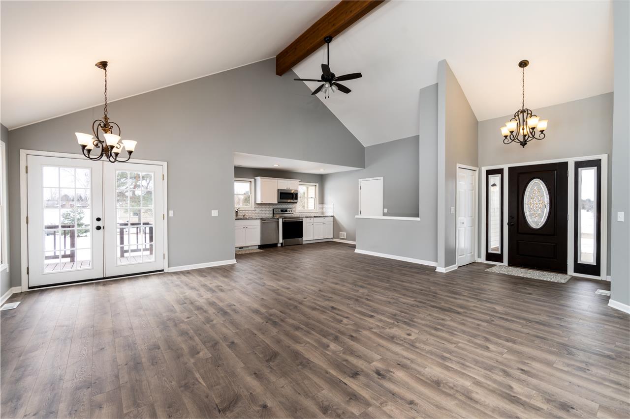 11476 Whitaker Road Fenton, MI 48430 - Photo 7 of 19 31371796-6.JPG