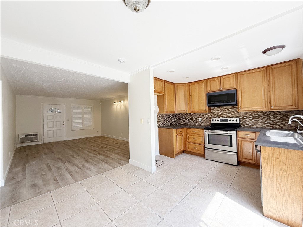 231 Springview Irvine, CA 92620 - Photo 6 of 23 Gallery Image 6