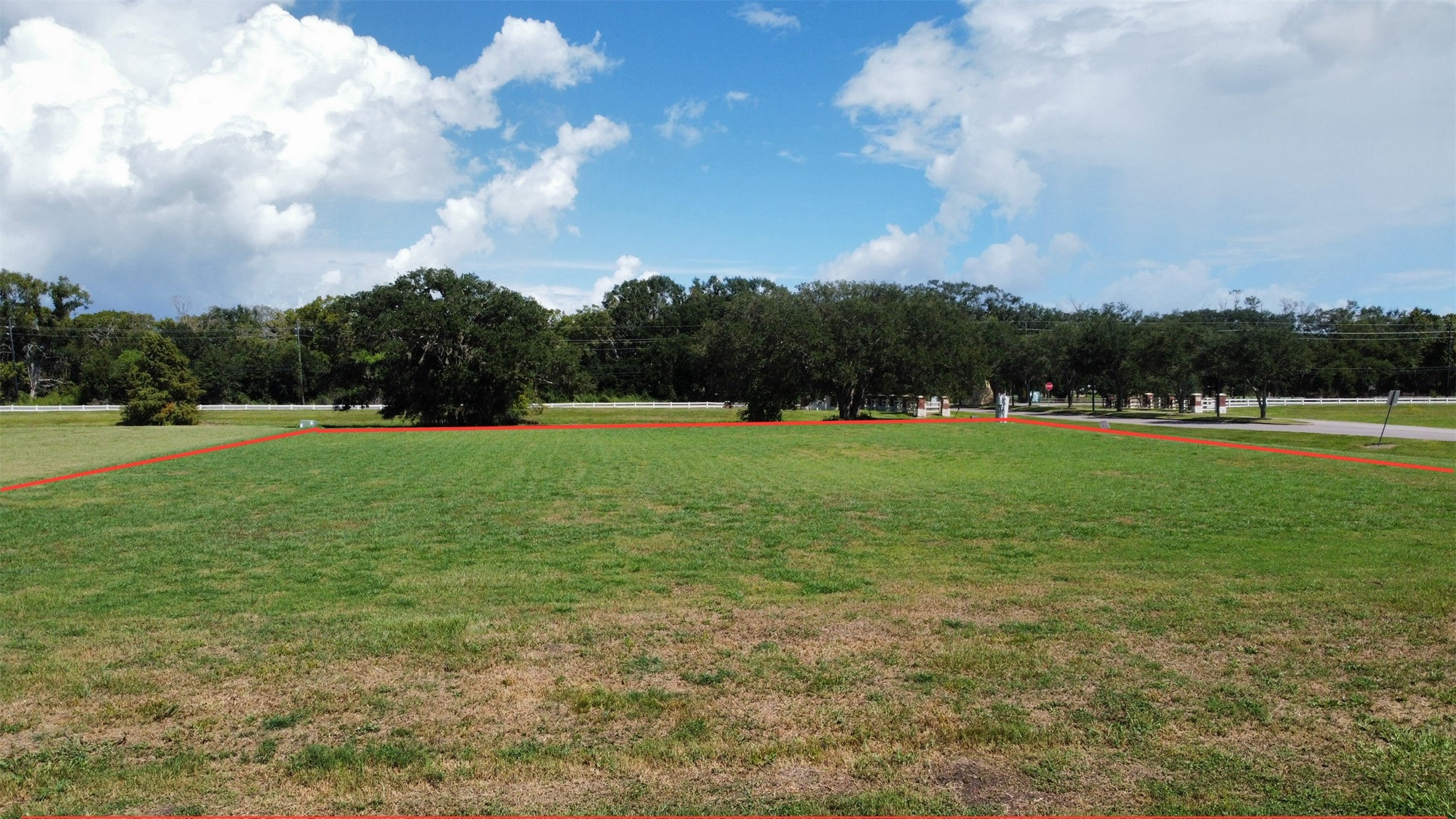 102 Lakeland Circle Rosharon, TX 77583 - Photo 3 of 15 An incredible space to build on!
