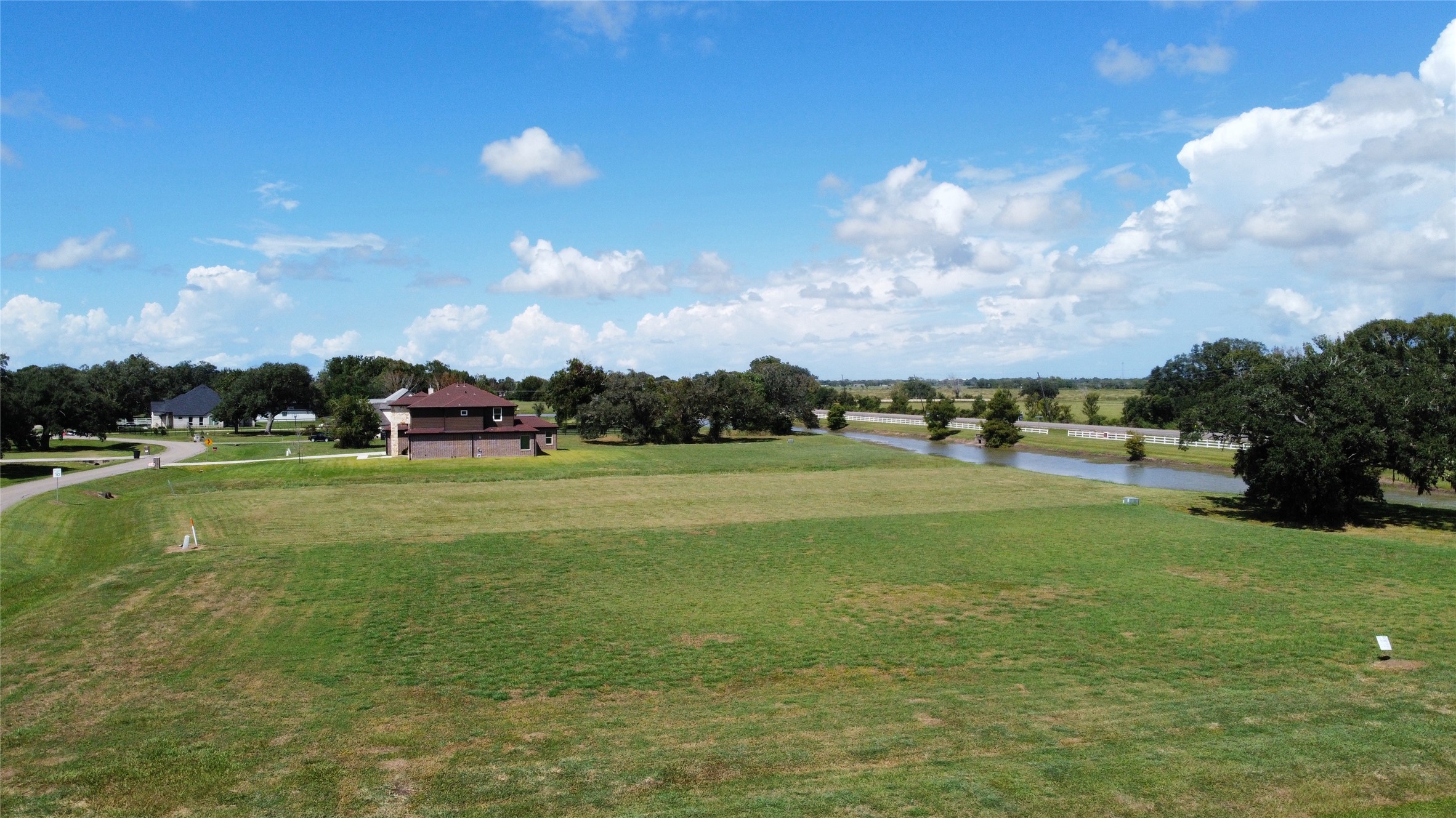 102 Lakeland Circle Rosharon, TX 77583 - Photo 4 of 15 It is a such a peaceful location!