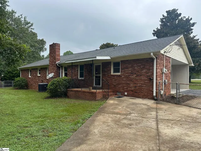 $389,900 | 6005 Highway 11, Inman, SC 29349