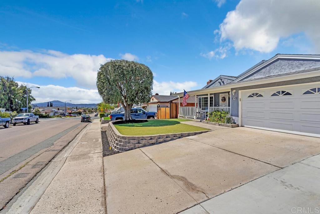 10214 Timberlane Way Santee, CA 92071 - Photo 4 of 48