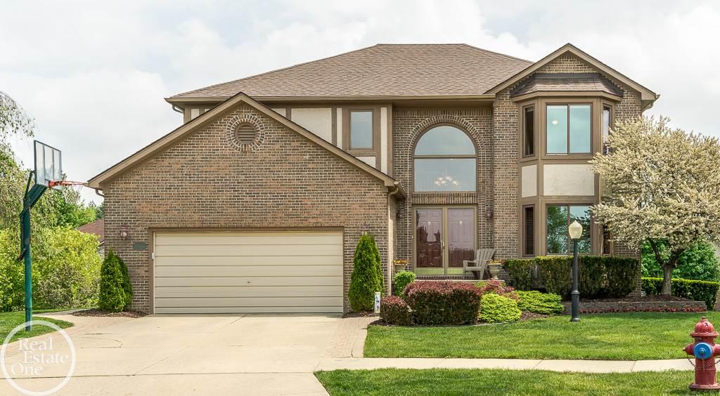1066 Skyview Court Rochester, MI 48307 - Photo 38 of 39 31243439-37.JPG