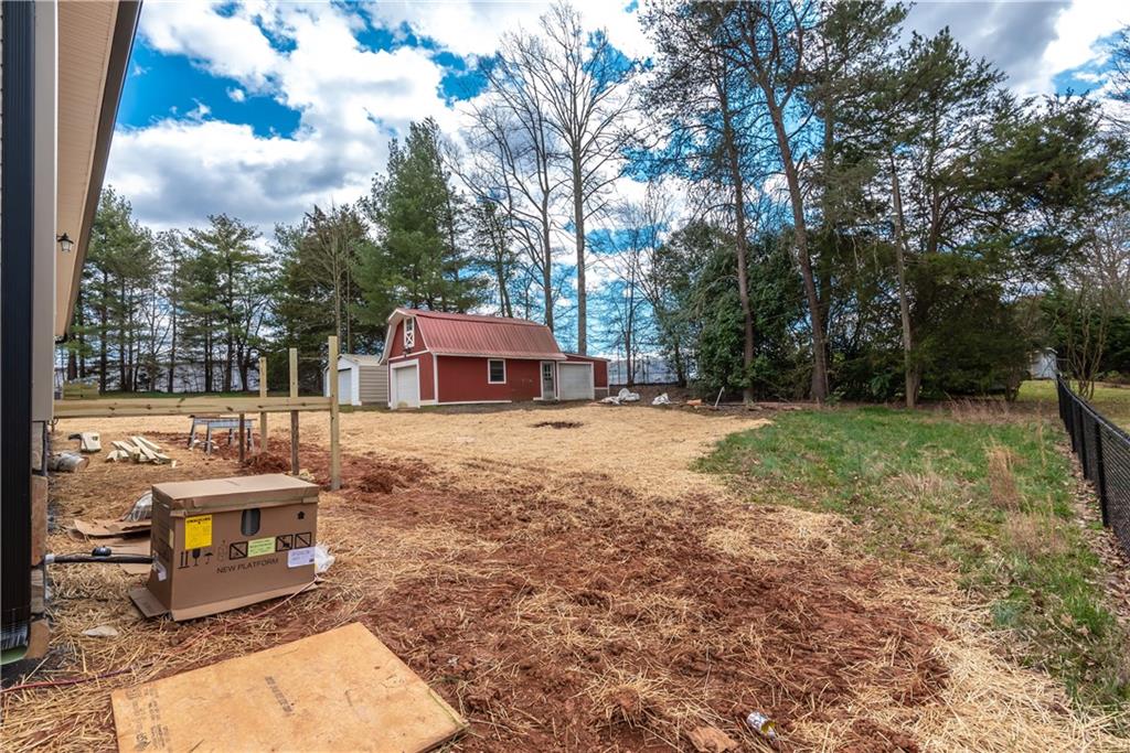 607 10th Street Southwest Conover, NC 28613 - Photo 5 of 28 Gallery Image 5