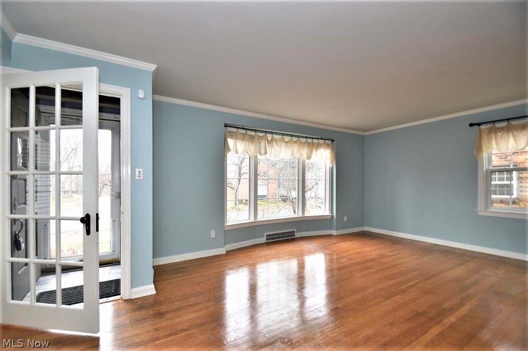 1175 Haselton Road Cleveland Heights, OH 44121 - Photo 2 of 28
