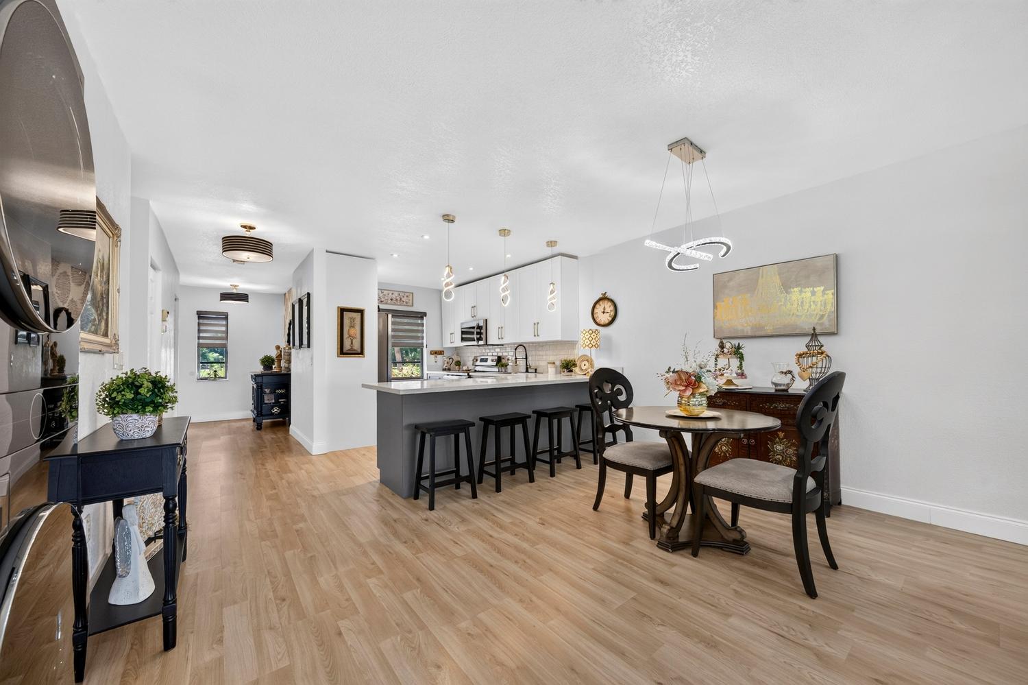 8425 Casa Del Lago, Unit H Boca Raton, FL 33433 - Photo 12 of 42 013-038-Dining RoomKitchen-1500x1000