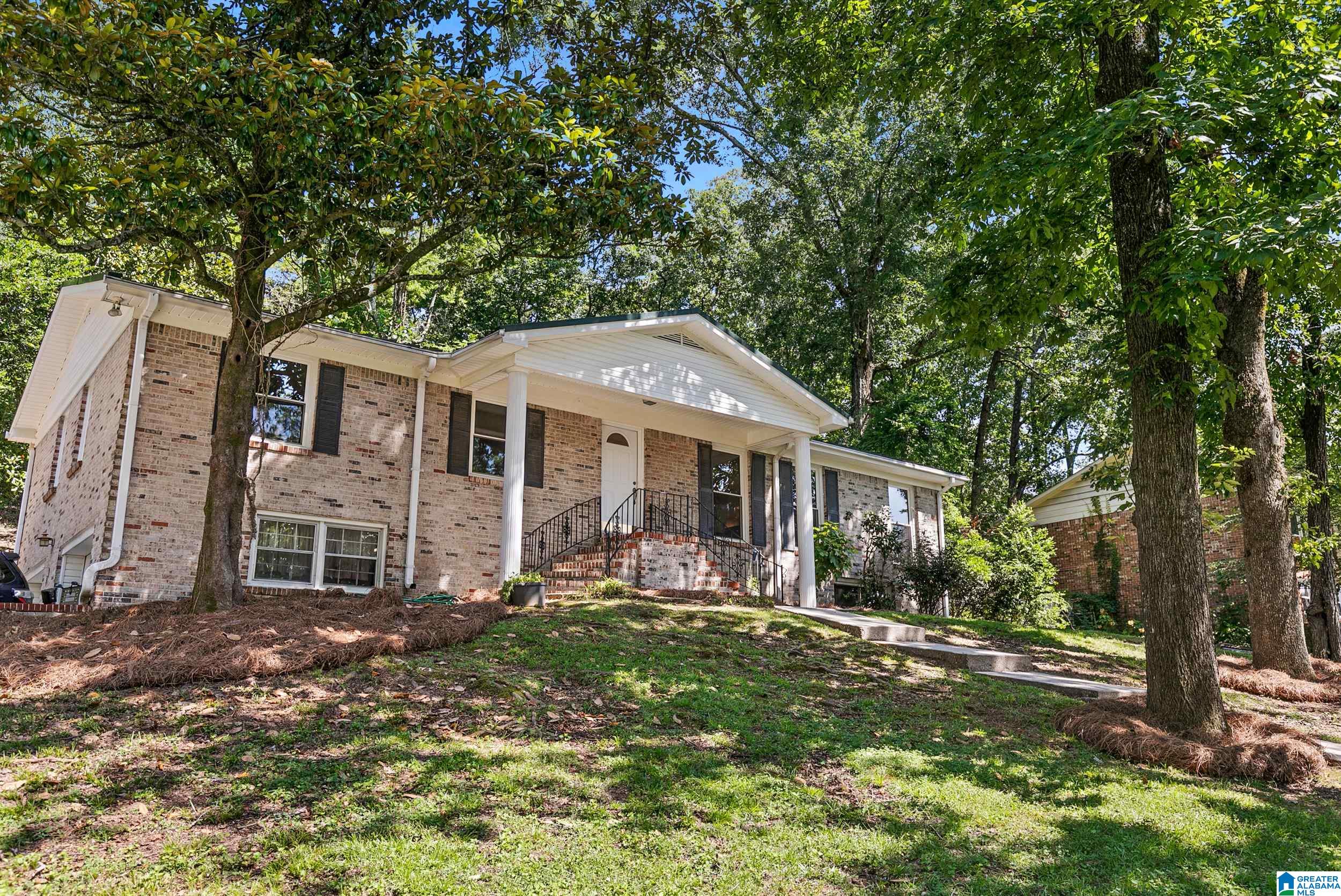 608 Stonehaven Road Birmingham, AL 35226 - Photo 3 of 31