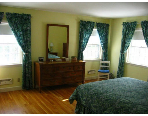 8 Bowdoin Road Wellesley, MA 02481 - Photo 8 of 11