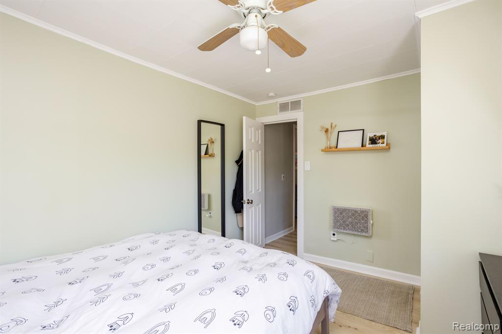 21706 Power Road Farmington Hills, MI 48336 - Photo 13 of 27