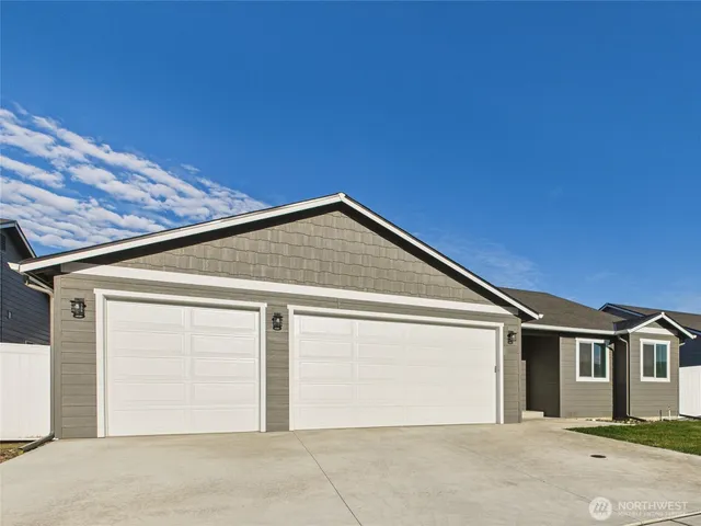 $509,900 | 2417 3rd Street Southeast, East Wenatchee, WA 98802
