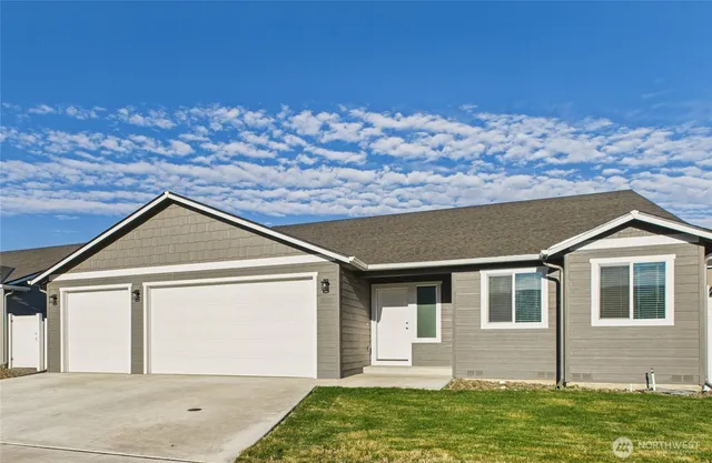 $509,900 | 2417 3rd Street Southeast, East Wenatchee, WA 98802