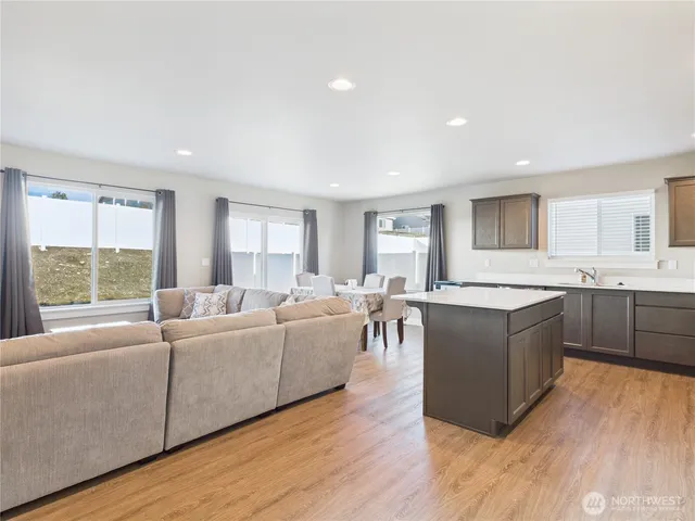 $509,900 | 2417 3rd Street Southeast, East Wenatchee, WA 98802