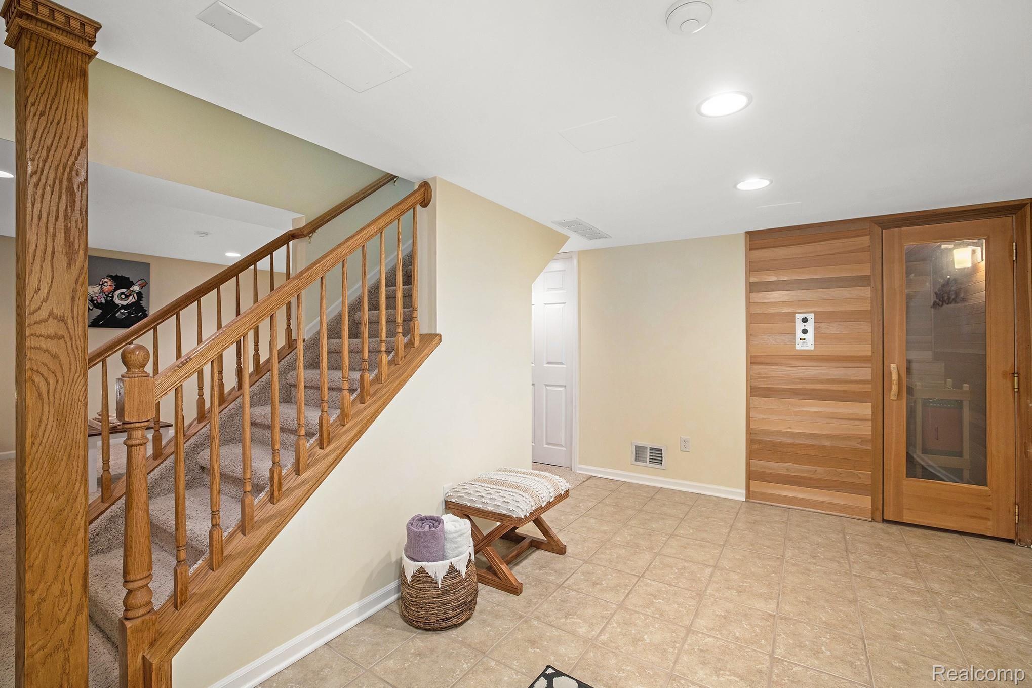 41531 Glade Road Canton, MI 48187 - Photo 8 of 37 2.jpg